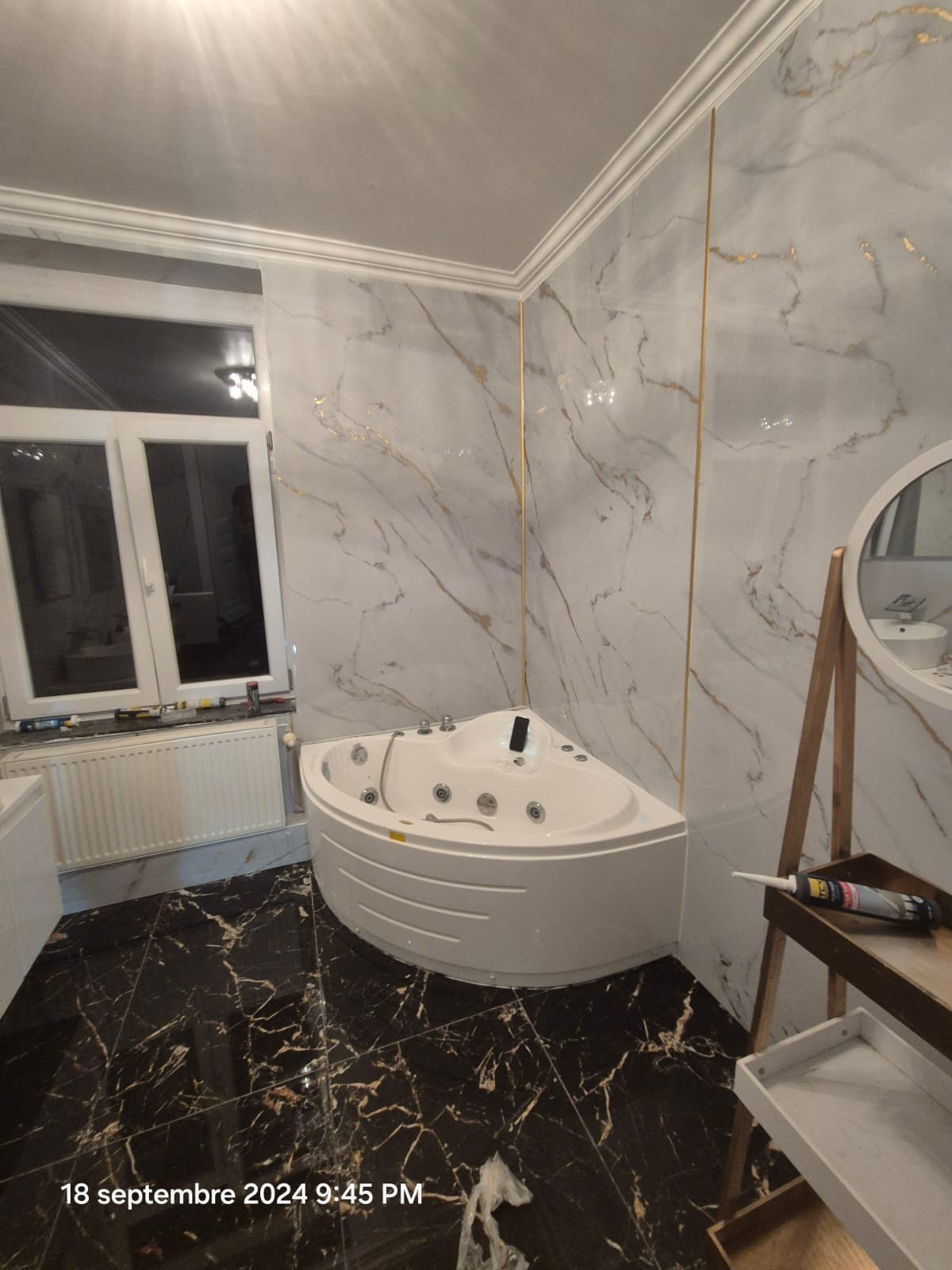 Baignoire balnéo &mdash; finition marbre